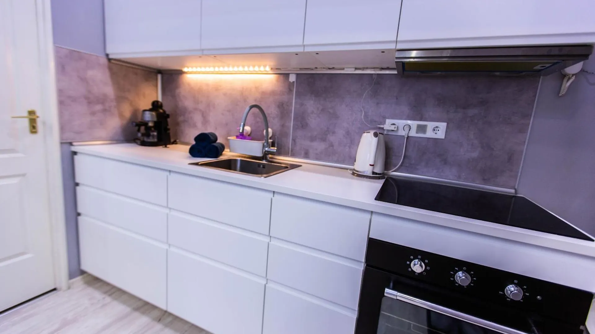 Diamond Lux Apartment - 5 Rooms, 2 Bathrooms Budapeste